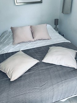 L’un de nos lit fait avec soins